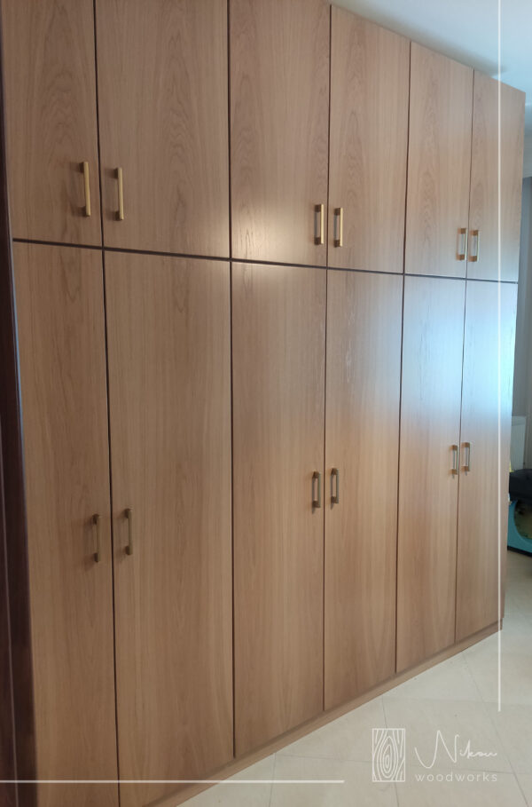 Ντουλάπα σε δρυς