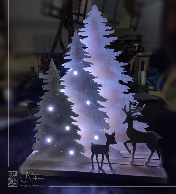 Διακοσμητική χριστουγεννιάτικη σύνθεση με φως